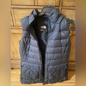 The North Face Vest women’s black Large fur trim hood